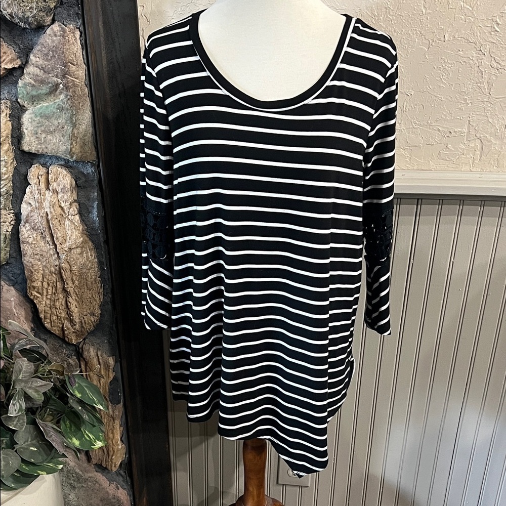 Hannah Black and White Striped Long Sleeve Tee